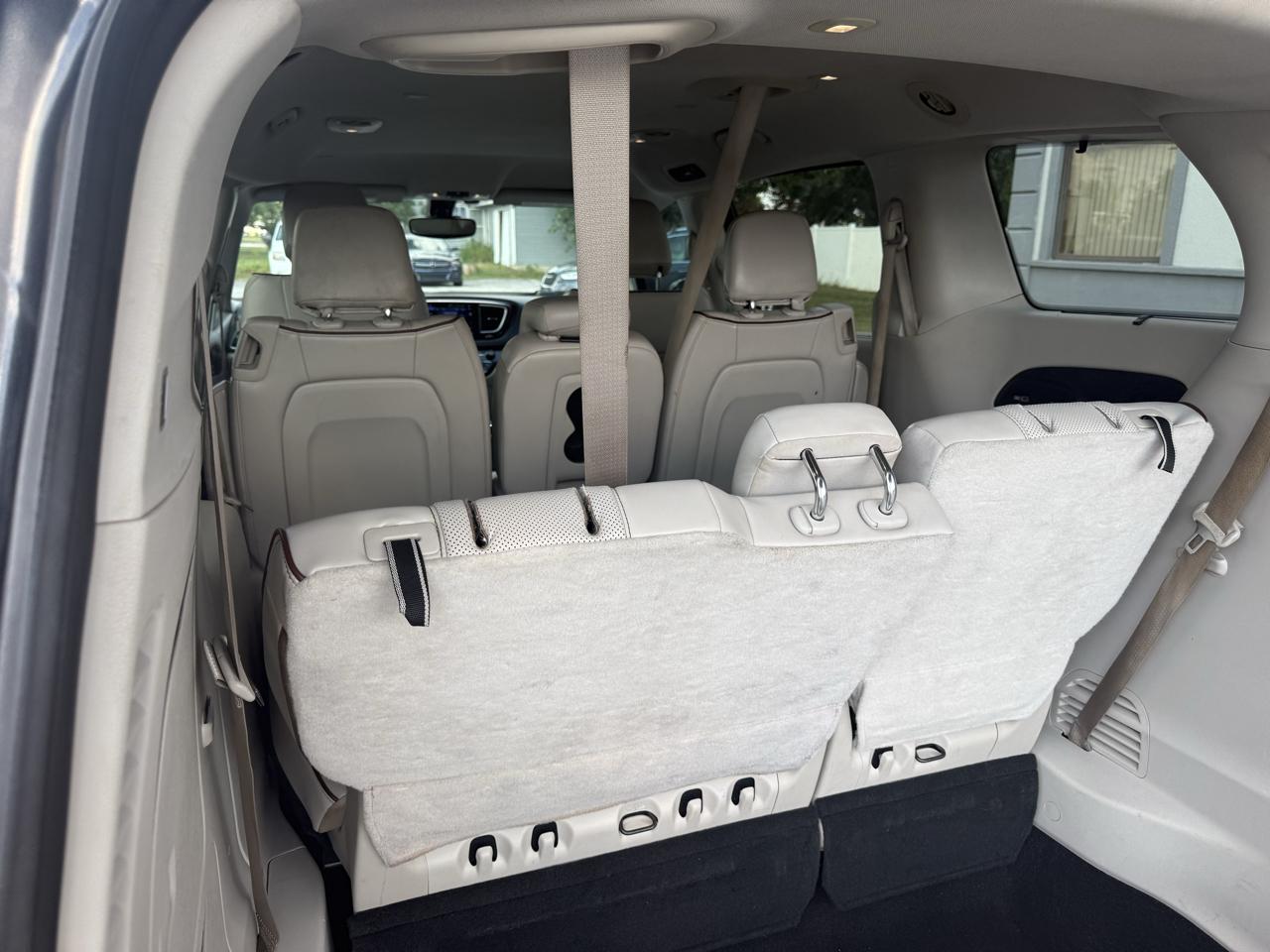 Chrysler Pacifica Limited 2017