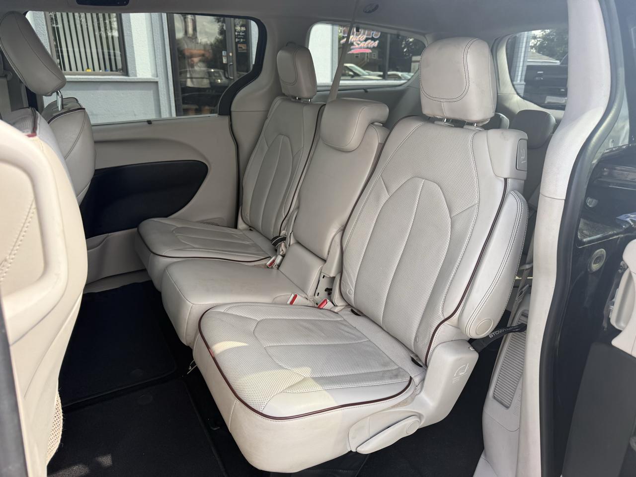 Chrysler Pacifica Limited 2017
