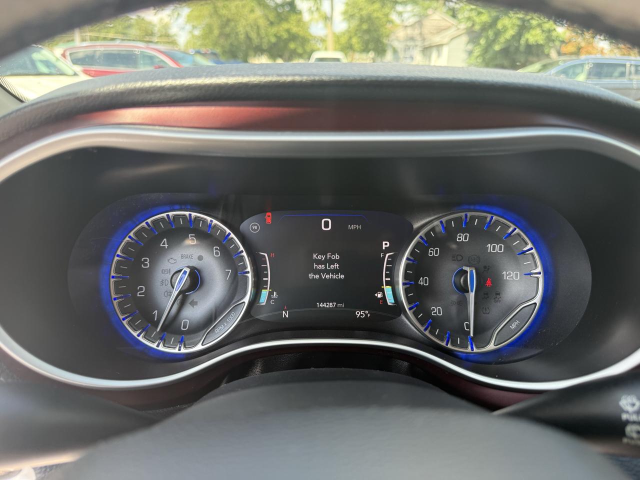 Chrysler Pacifica Limited 2017