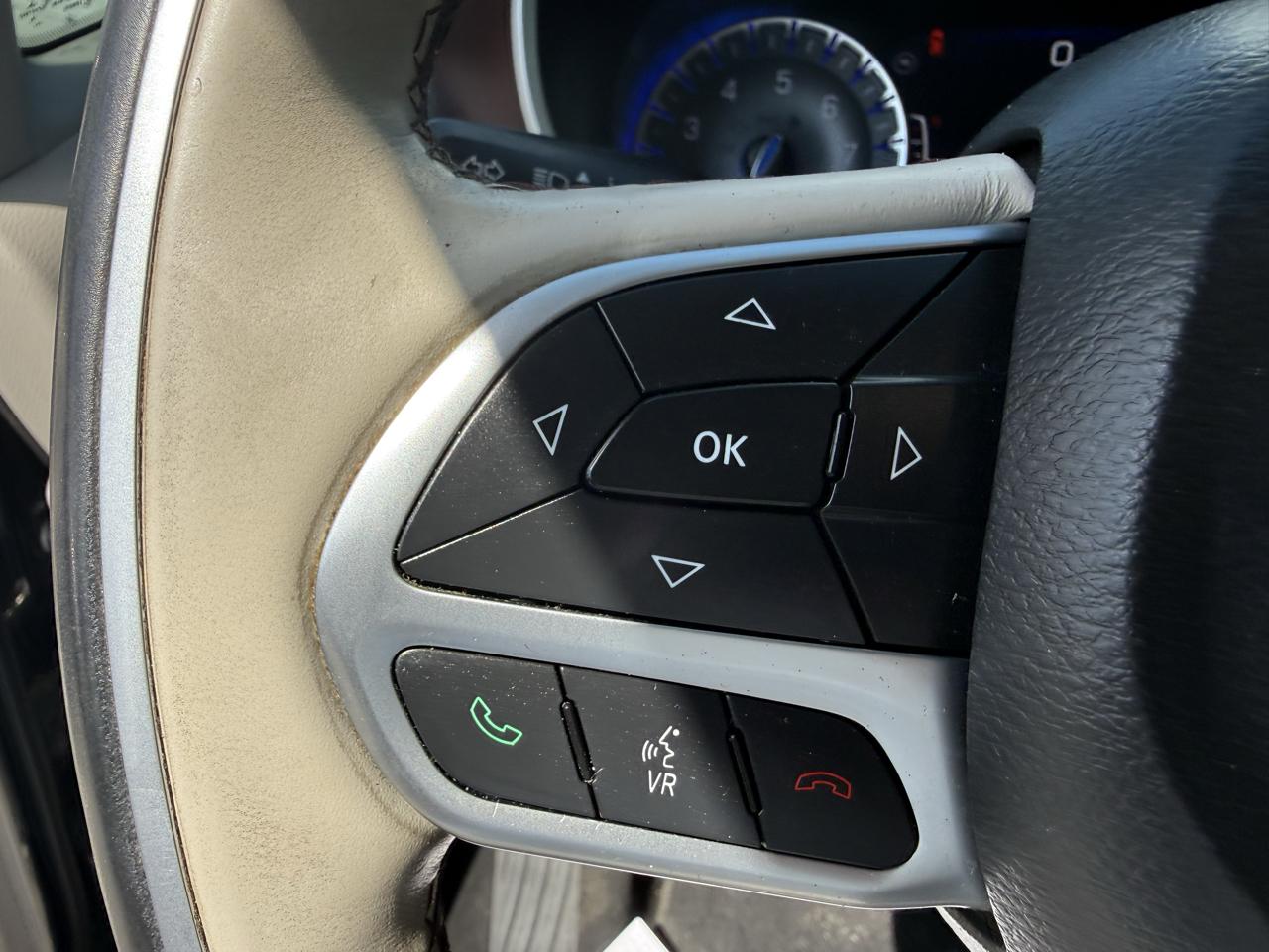 Chrysler Pacifica Limited 2017