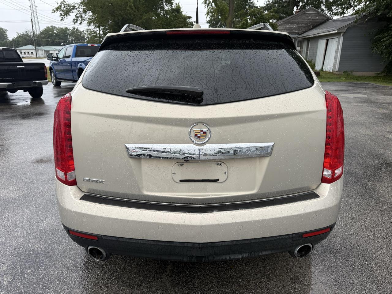 Cadillac SRX Luxury Collection 2011