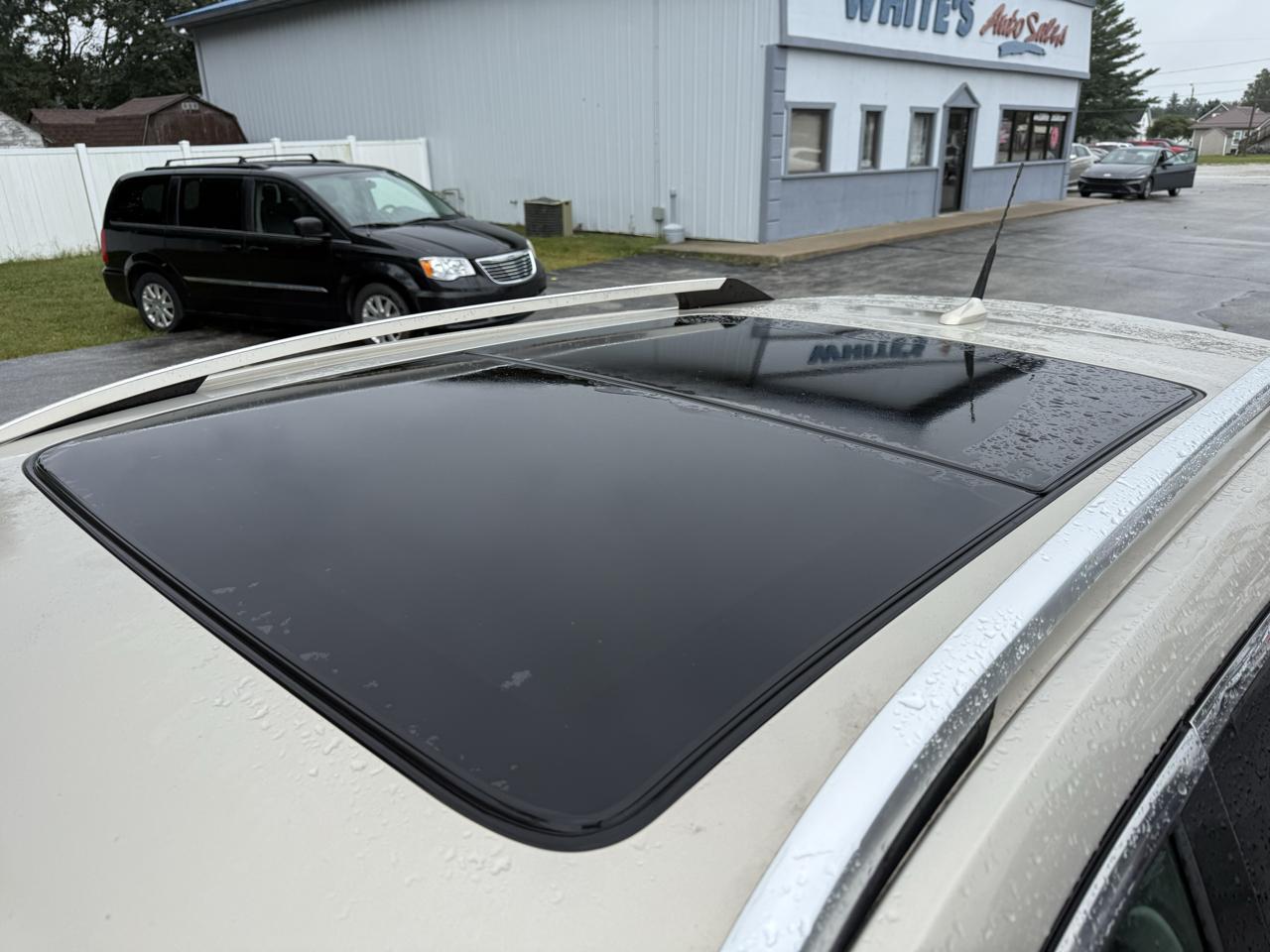 Cadillac SRX Luxury Collection 2011