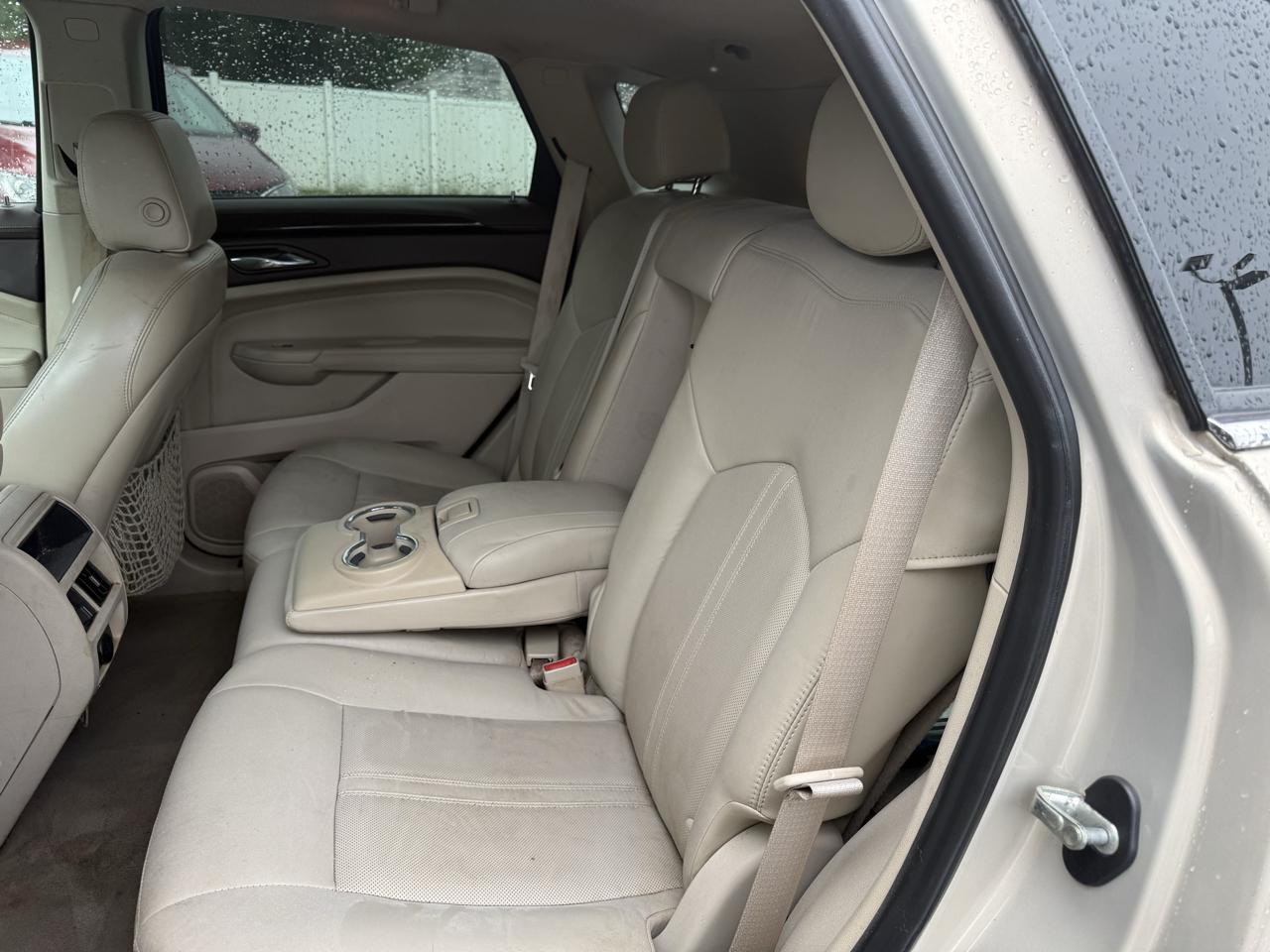 Cadillac SRX Luxury Collection 2011
