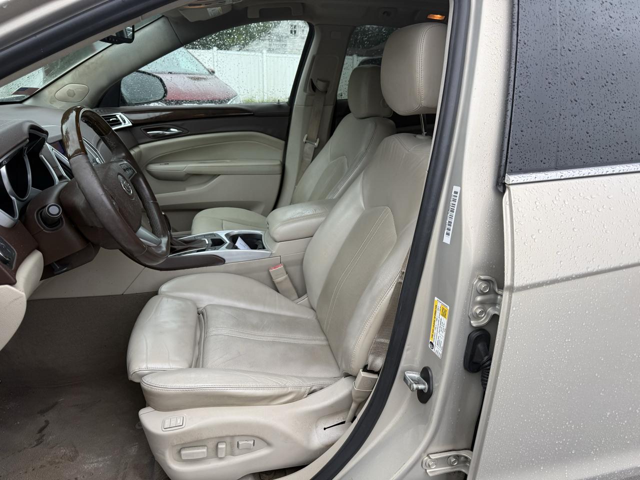Cadillac SRX Luxury Collection 2011