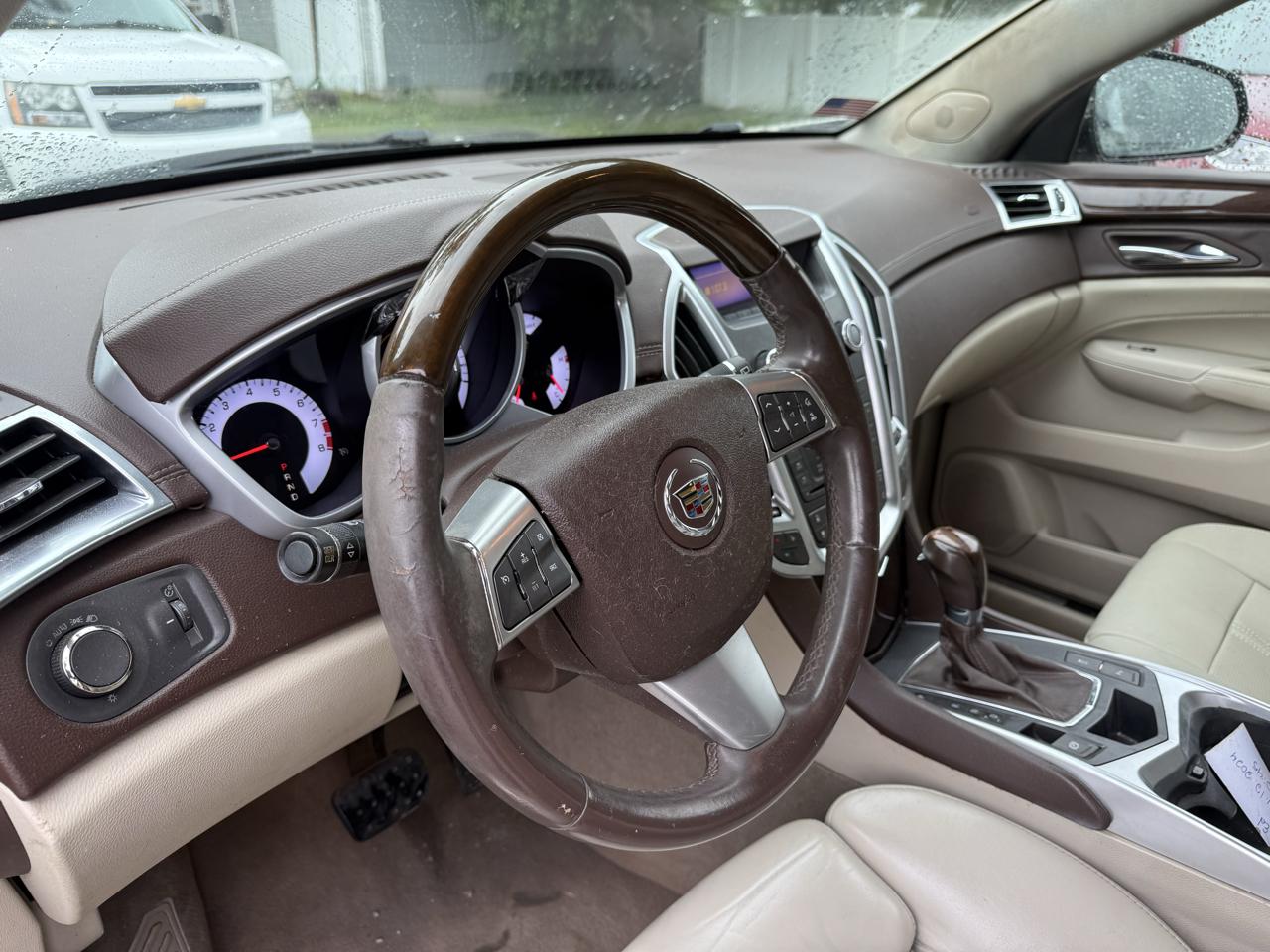 Cadillac SRX Luxury Collection 2011