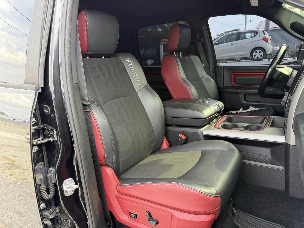 RAM 1500 Rebel Crew Cab SWB 4WD 2015