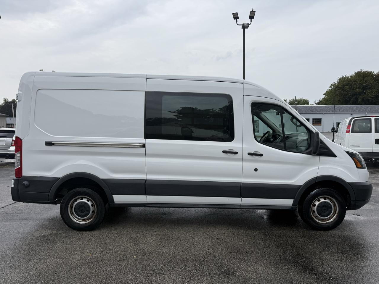 Ford Transit 250 Van Med. Roof w/Sliding Pass. 148-in. WB 2015