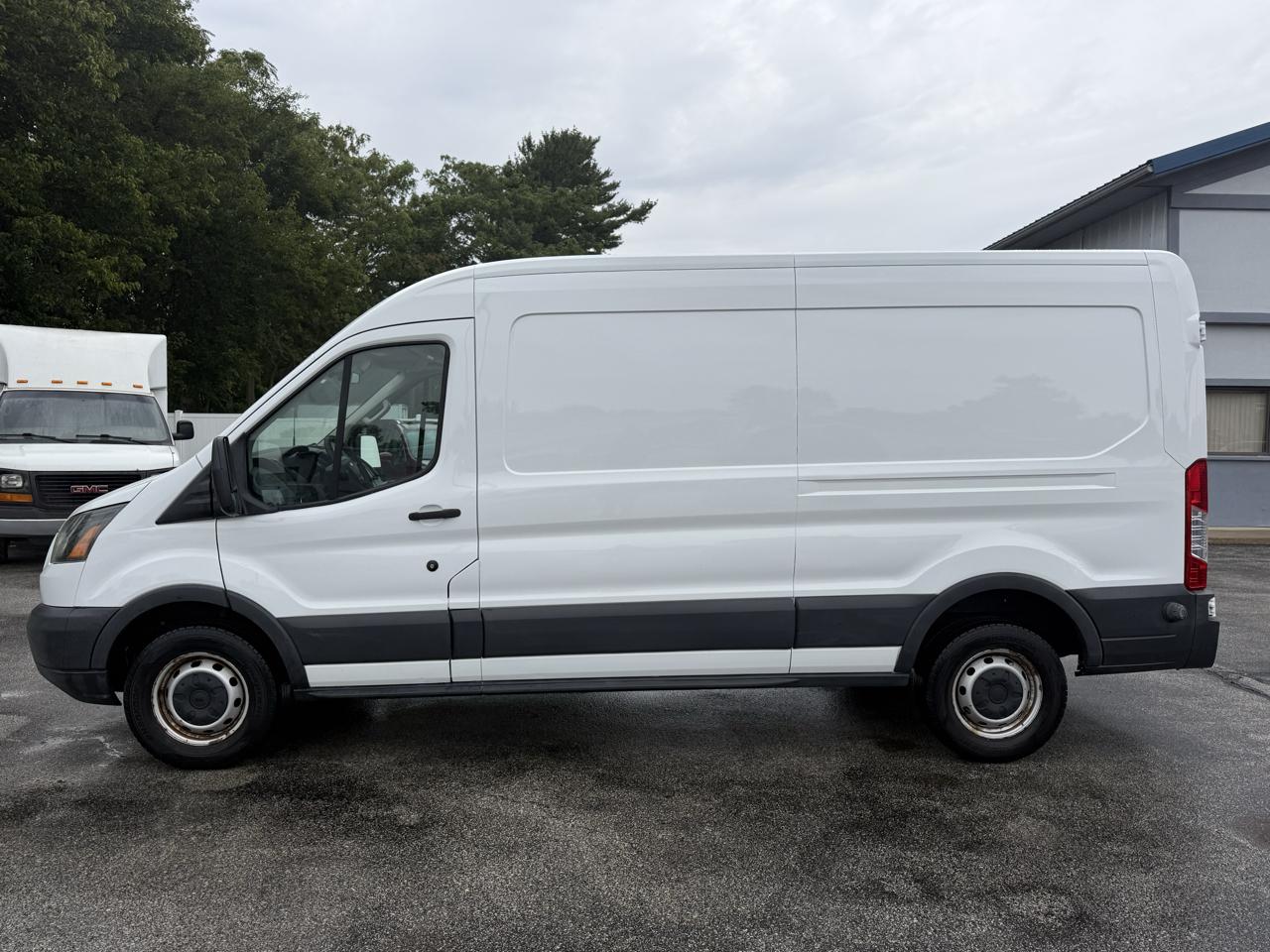 Ford Transit 250 Van Med. Roof w/Sliding Pass. 148-in. WB 2015