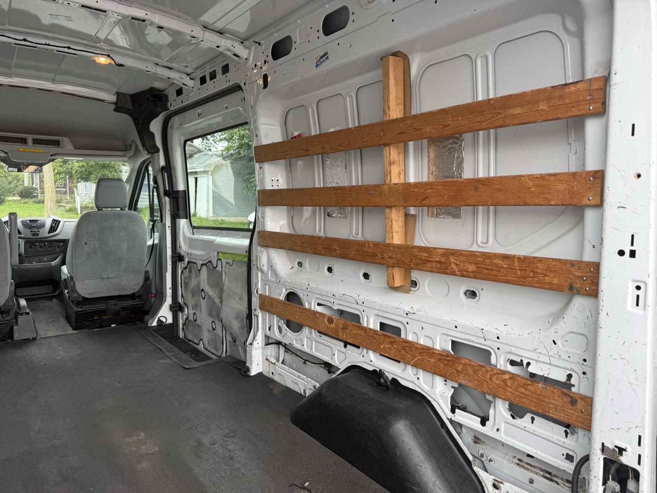 Ford Transit 250 Van Med. Roof w/Sliding Pass. 148-in. WB 2015