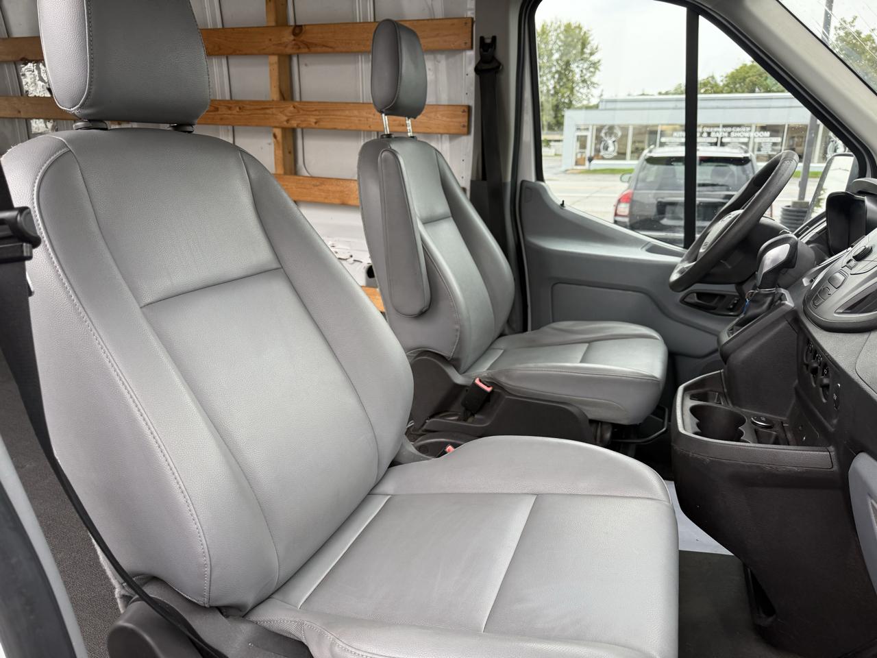 Ford Transit 250 Van Med. Roof w/Sliding Pass. 148-in. WB 2015