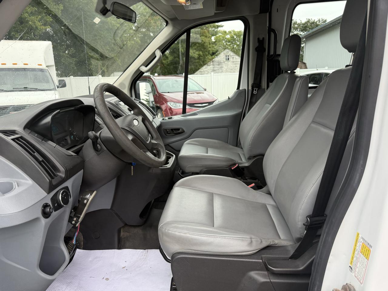 Ford Transit 250 Van Med. Roof w/Sliding Pass. 148-in. WB 2015