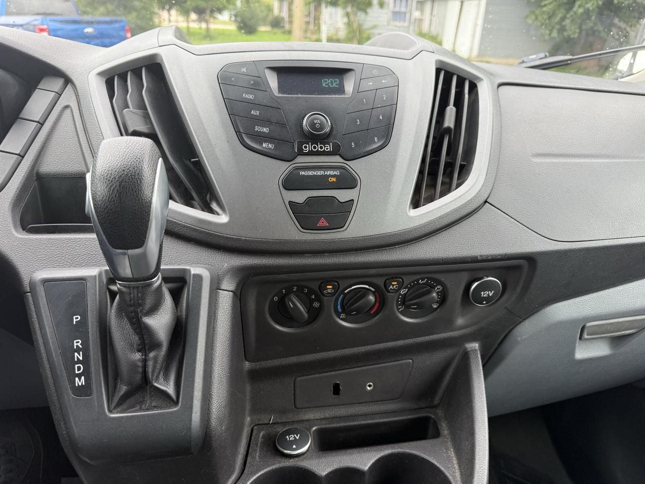 Ford Transit 250 Van Med. Roof w/Sliding Pass. 148-in. WB 2015
