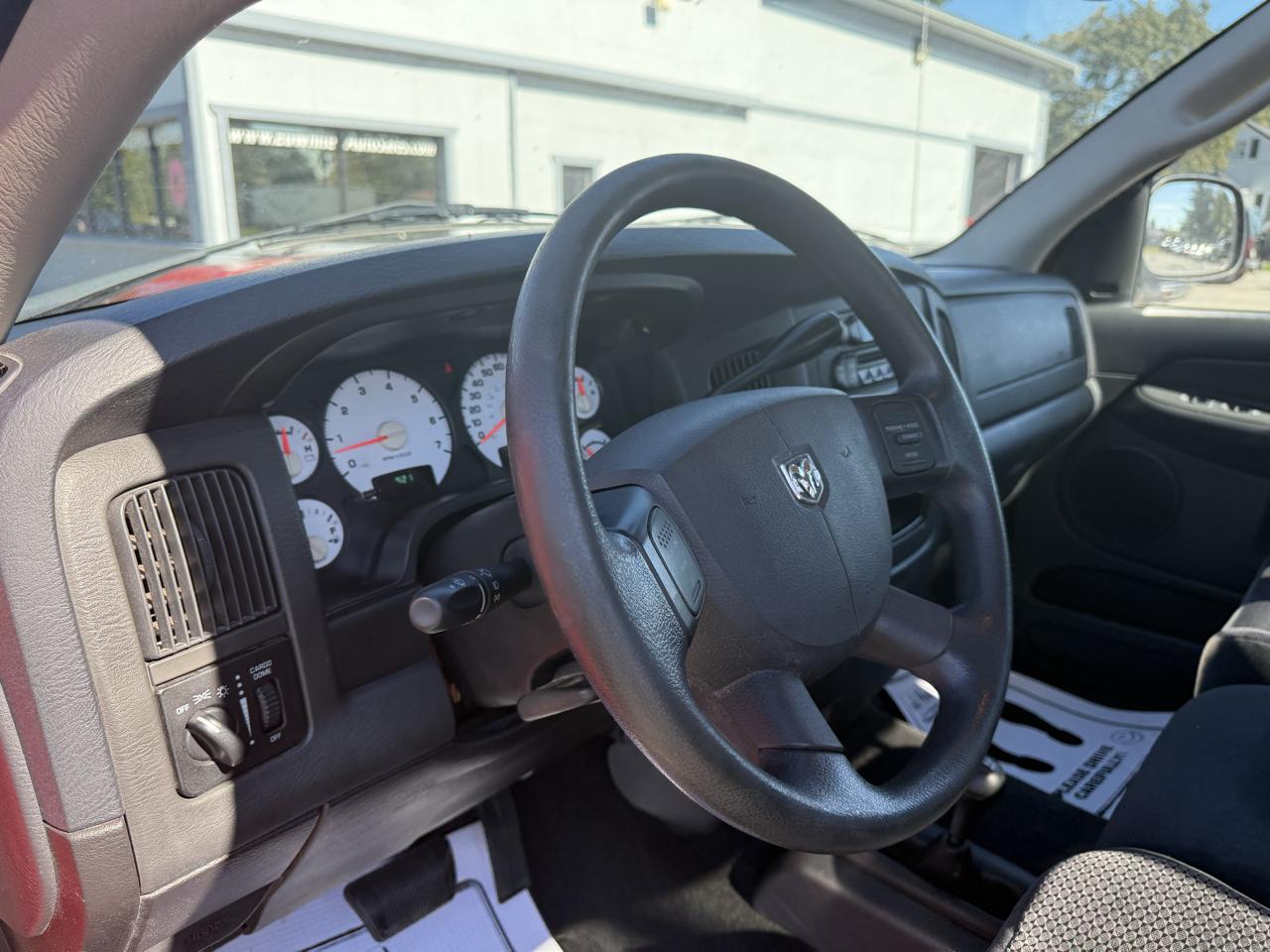 Dodge Ram 1500 Laramie Short Bed 4WD 2005