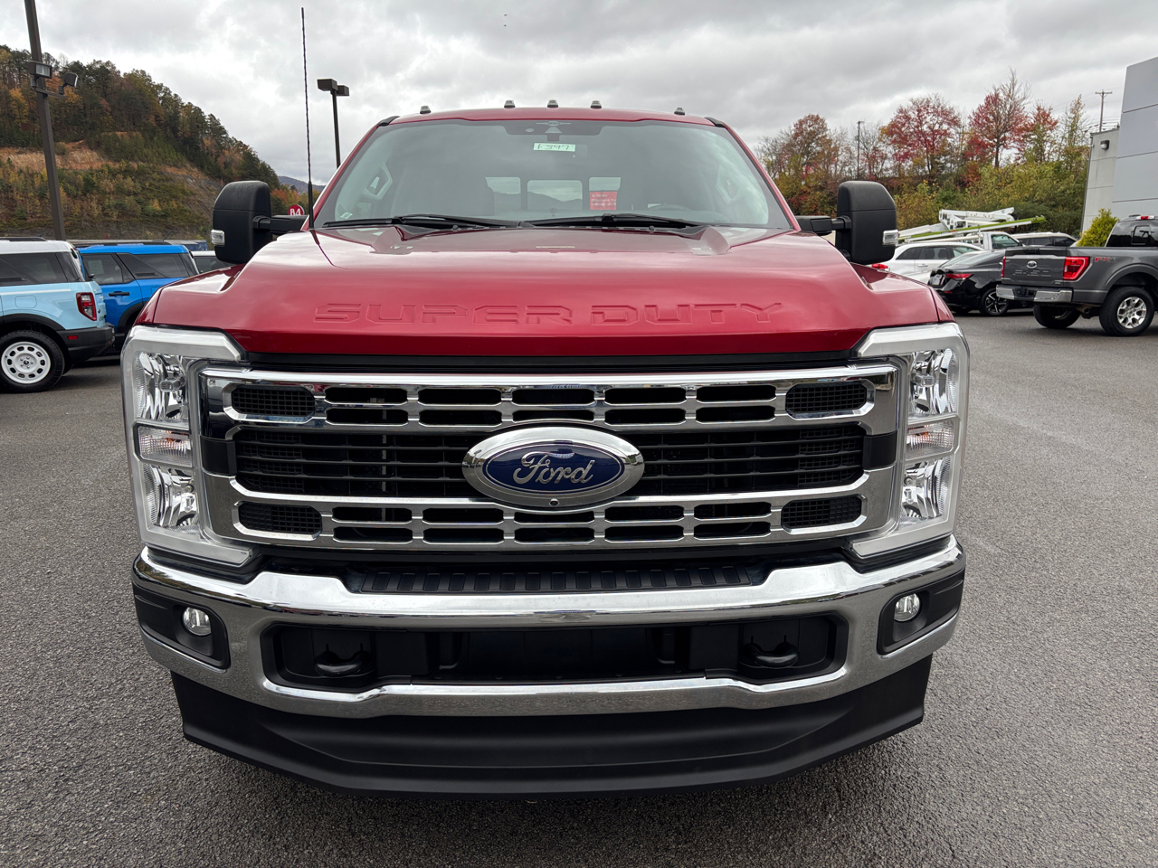 Ford F-250 SD XLT Crew Cab 4WD 2023