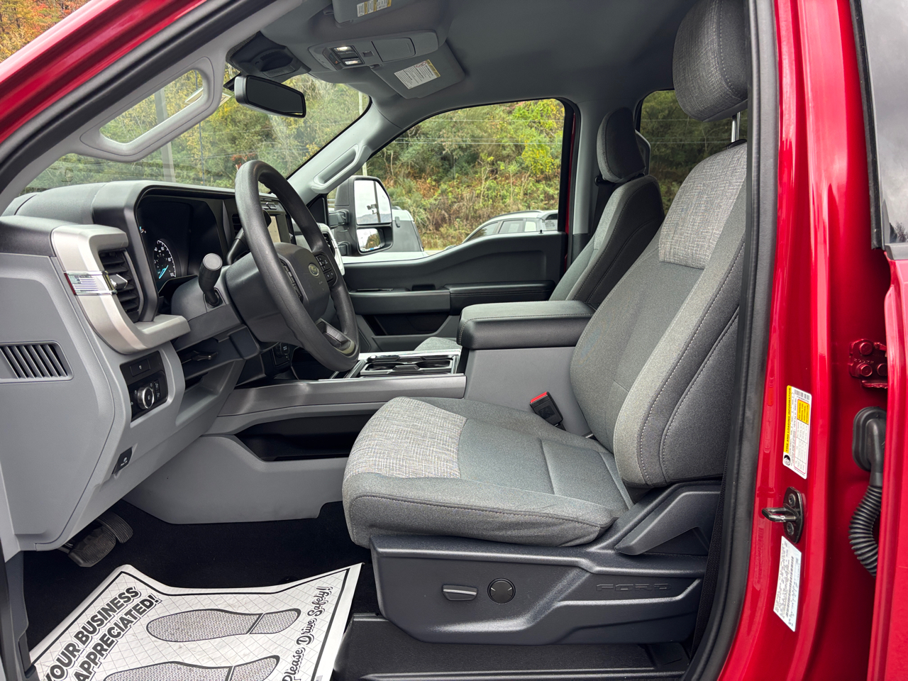 Ford F-250 SD XLT Crew Cab 4WD 2023