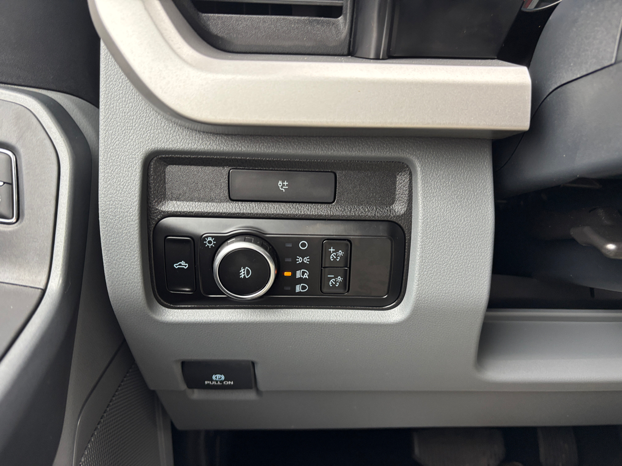 Ford F-250 SD XLT Crew Cab 4WD 2023