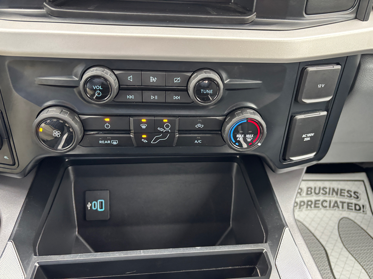 Ford F-250 SD XLT Crew Cab 4WD 2023