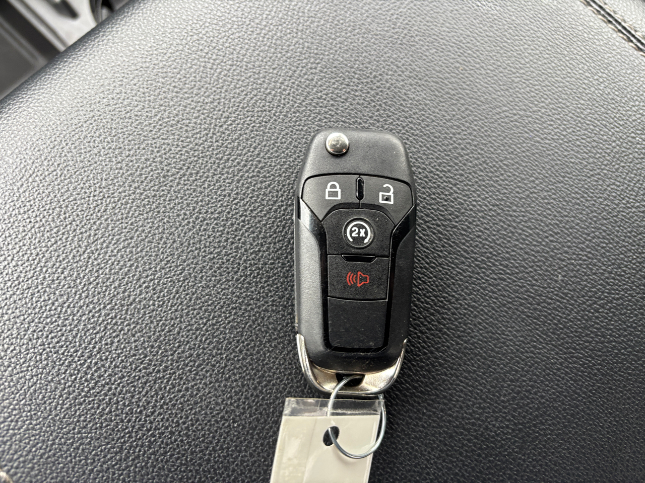 Ford F-250 SD XLT Crew Cab 4WD 2023