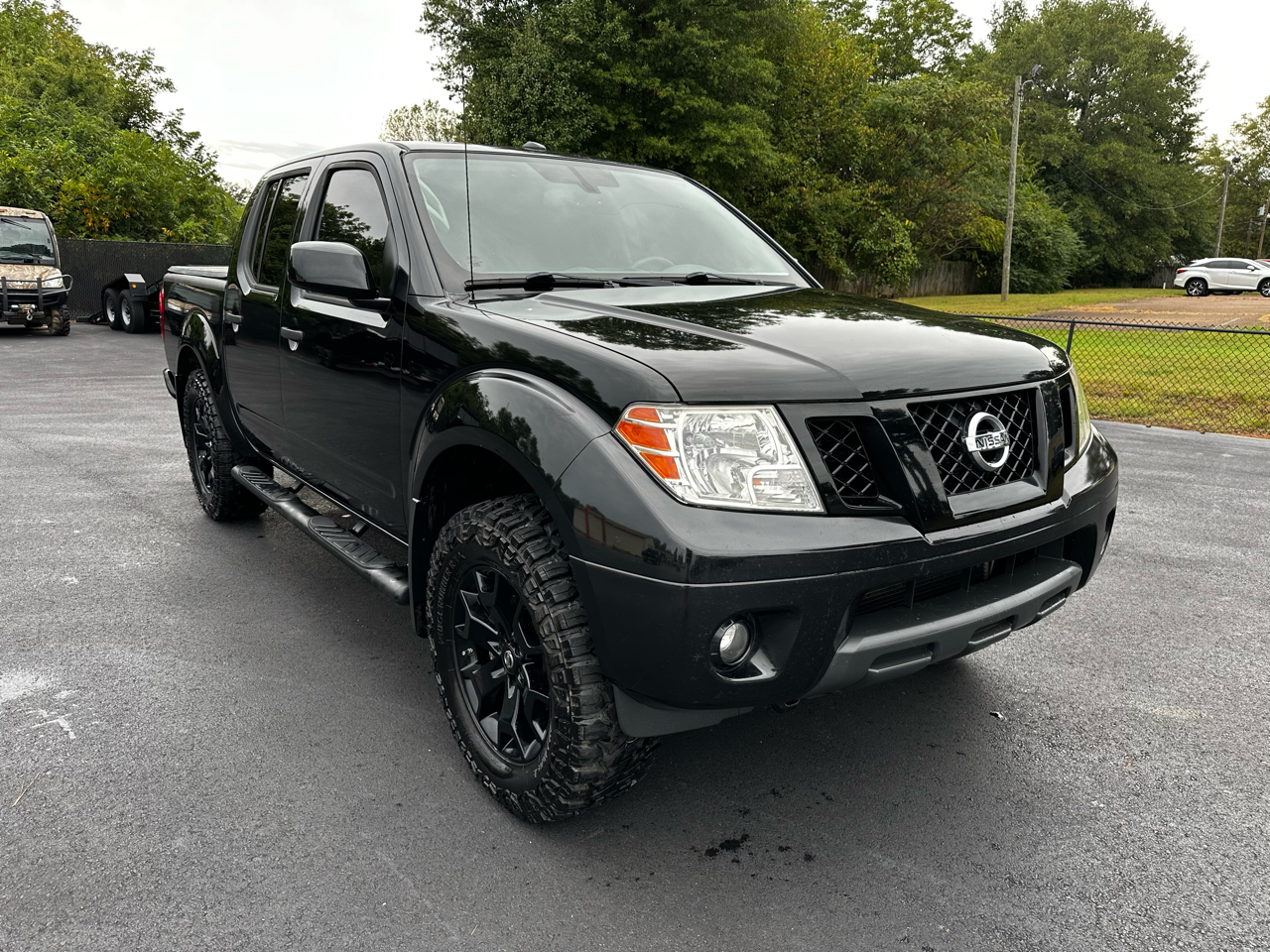 2018 Nissan Frontier SV photo 2