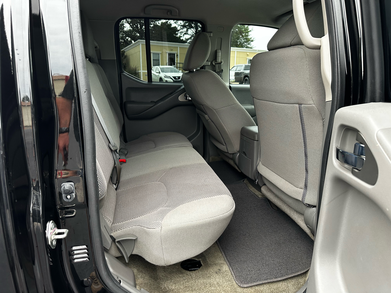 2018 Nissan Frontier SV photo 11