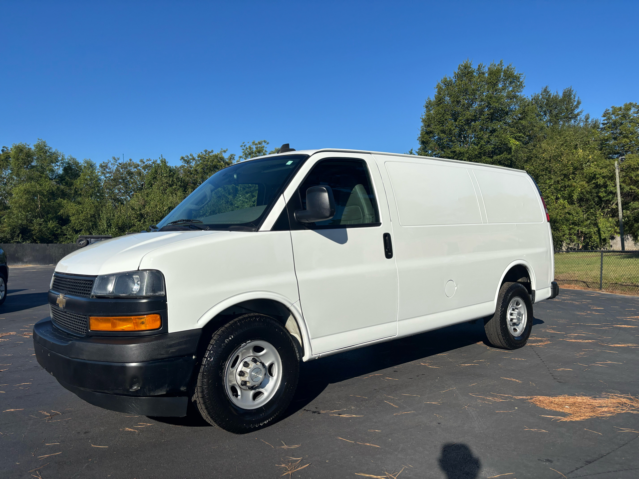 2020 Chevrolet Express Cargo Van photo 2