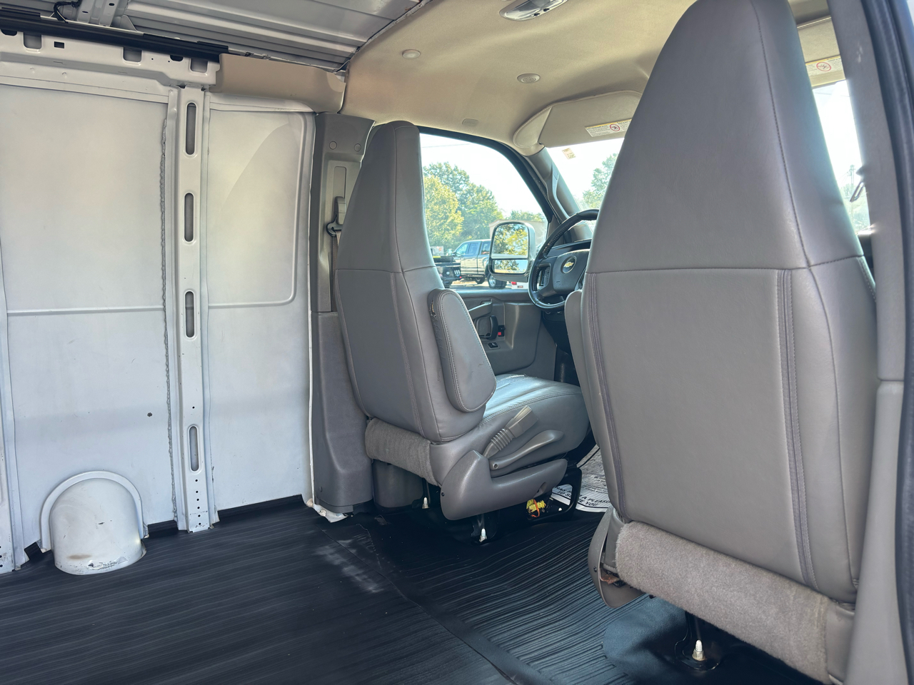 2020 Chevrolet Express Cargo Van photo 6
