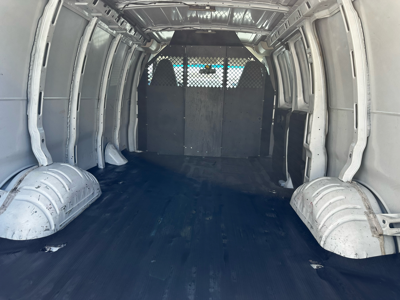 2019 Chevrolet Express Cargo Van photo 9