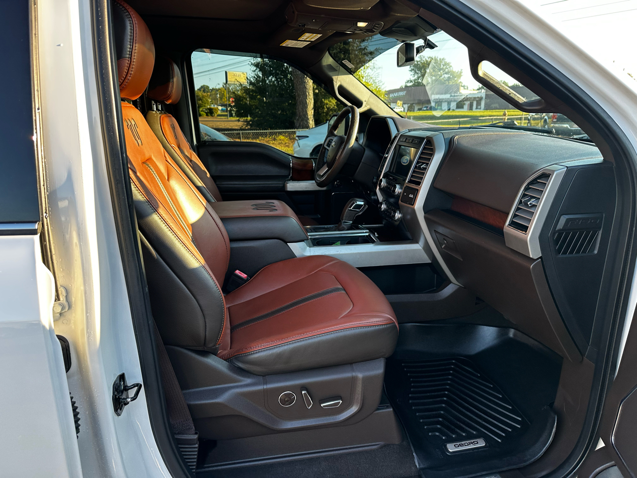 Ford F-150 King Ranch 4WD SuperCrew 5.5' Box 2019 Ford F-150 King Ranch 4WD SuperCrew 5.5' Box 2019