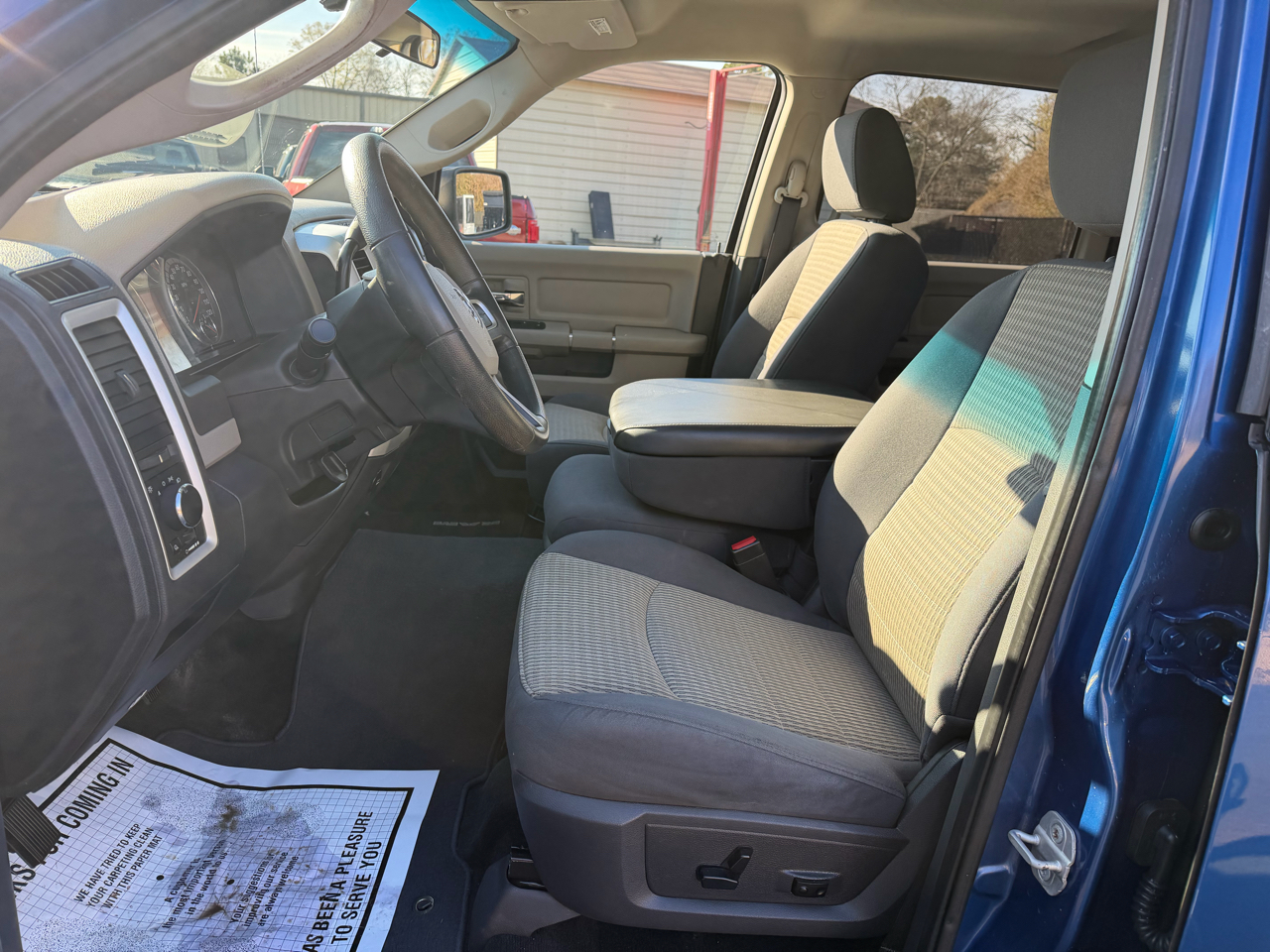 Dodge Ram 1500 4WD Crew Cab 140.5" SLT 2009