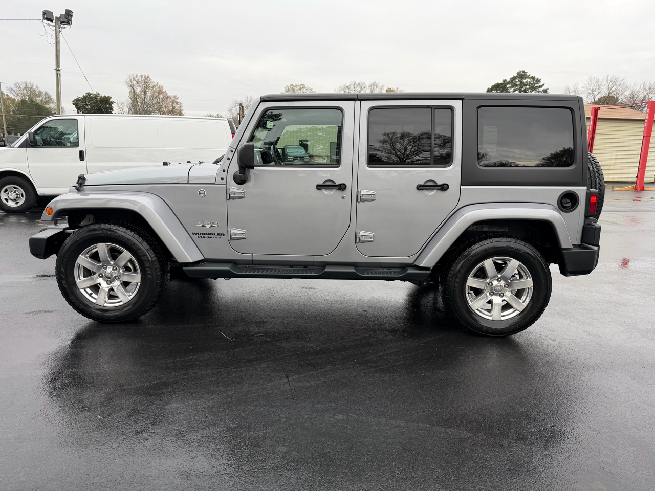 Jeep Wrangler Unlimited 4WD 4dr Sahara 2016