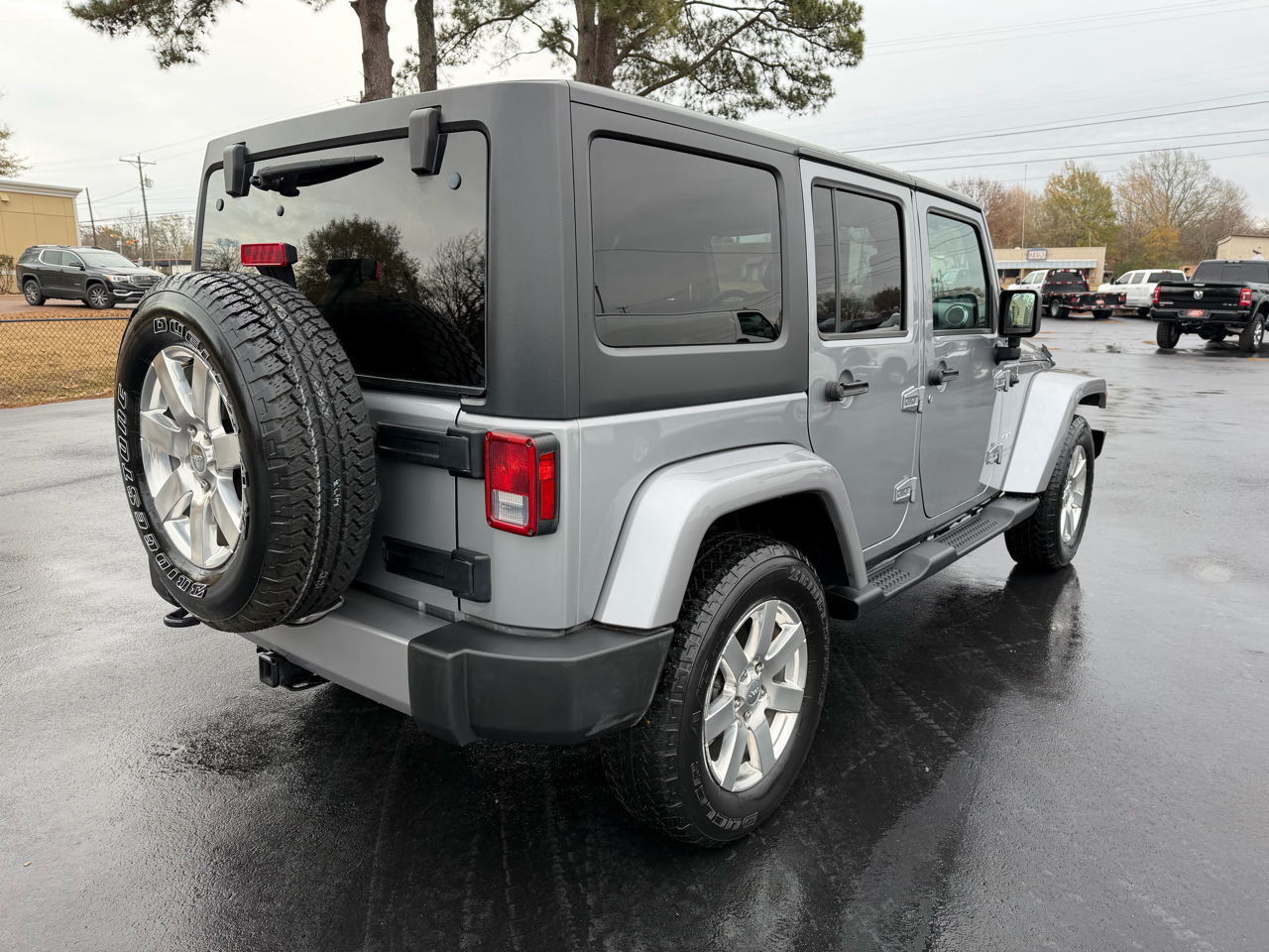 Jeep Wrangler Unlimited 4WD 4dr Sahara 2016