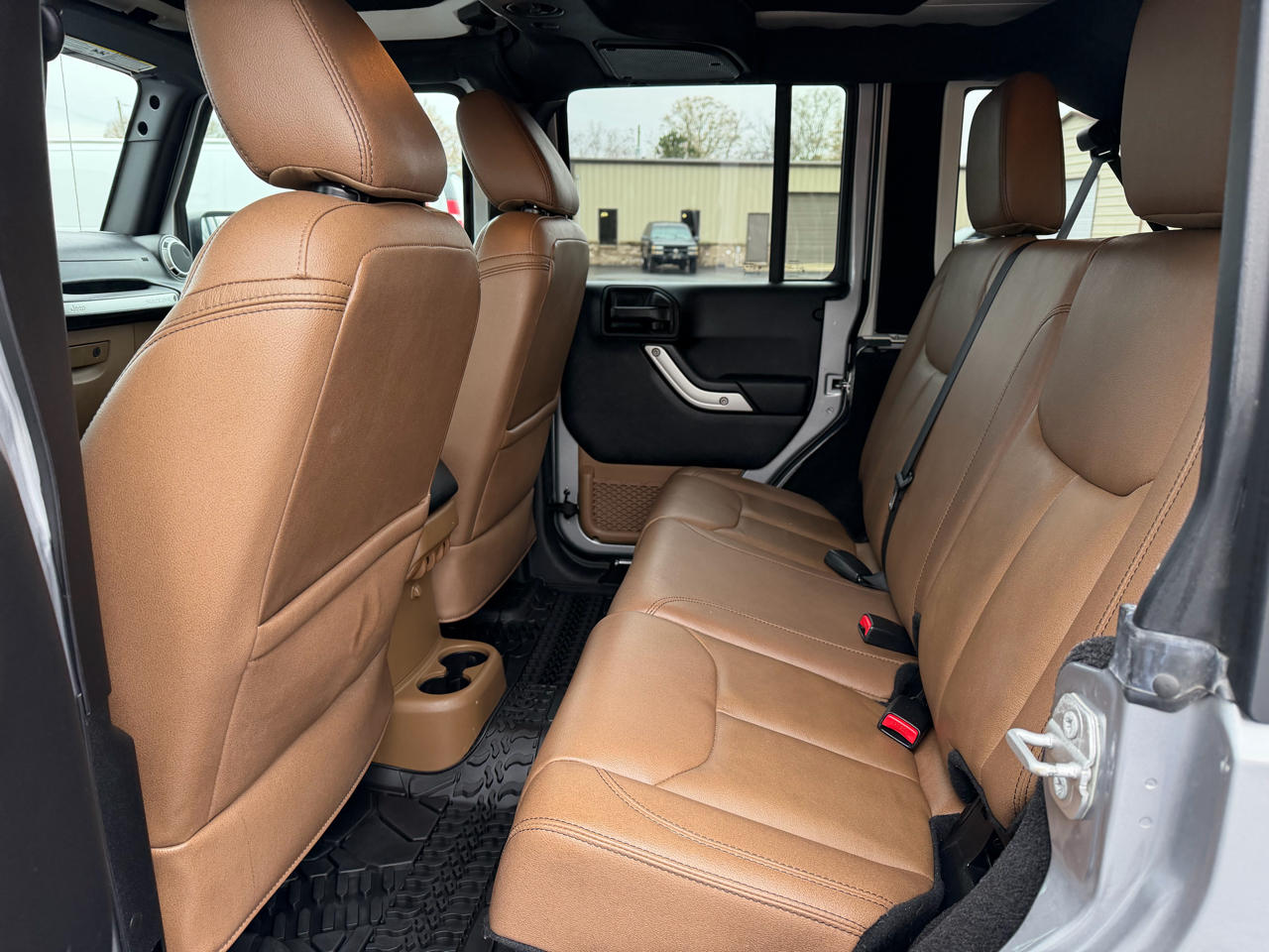 Jeep Wrangler Unlimited 4WD 4dr Sahara 2016