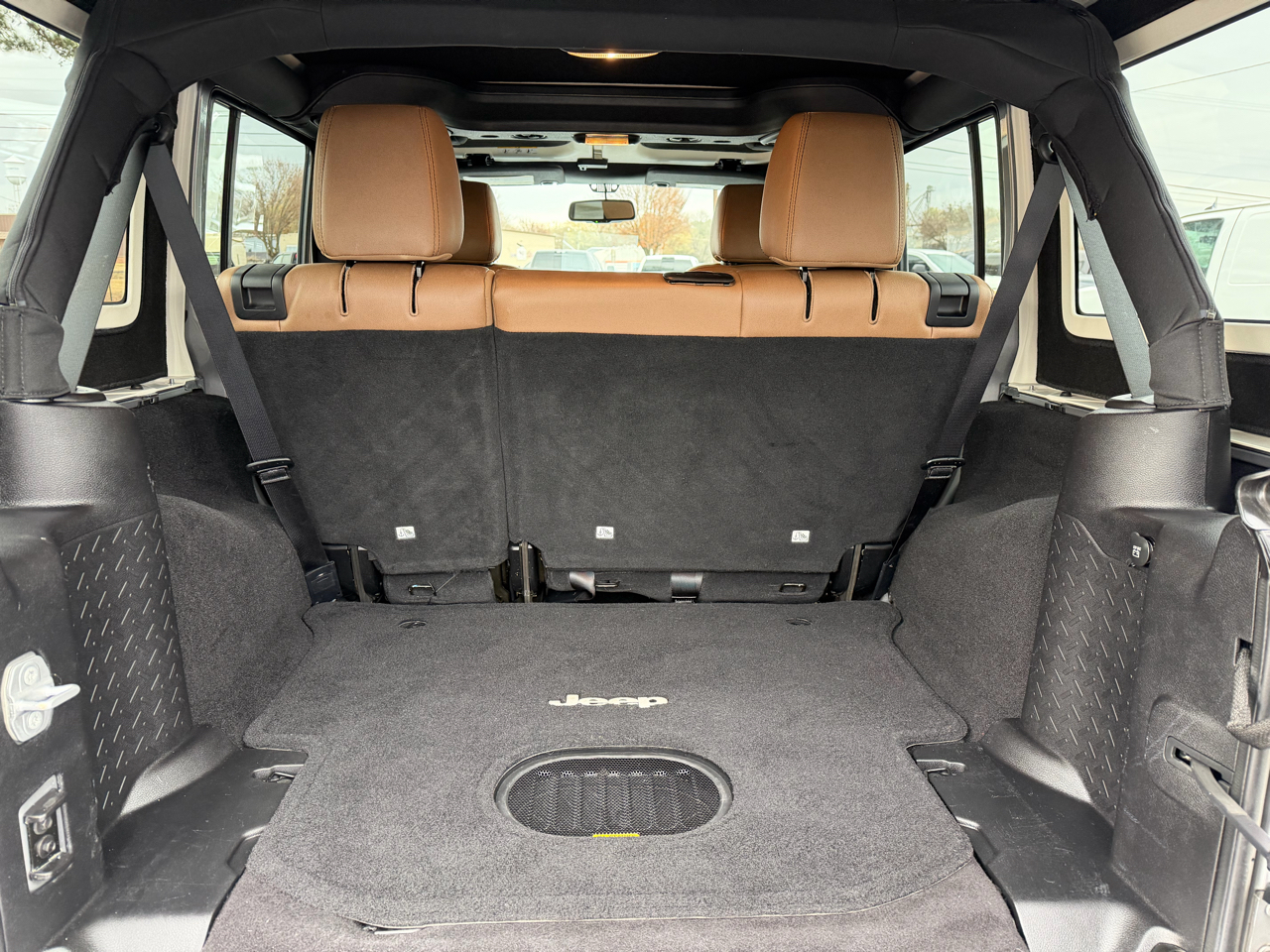 Jeep Wrangler Unlimited 4WD 4dr Sahara 2016