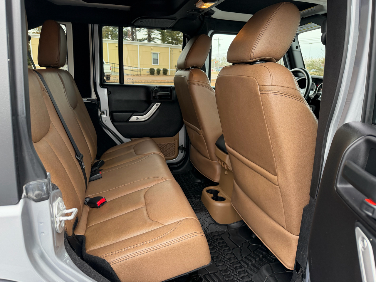 Jeep Wrangler Unlimited 4WD 4dr Sahara 2016