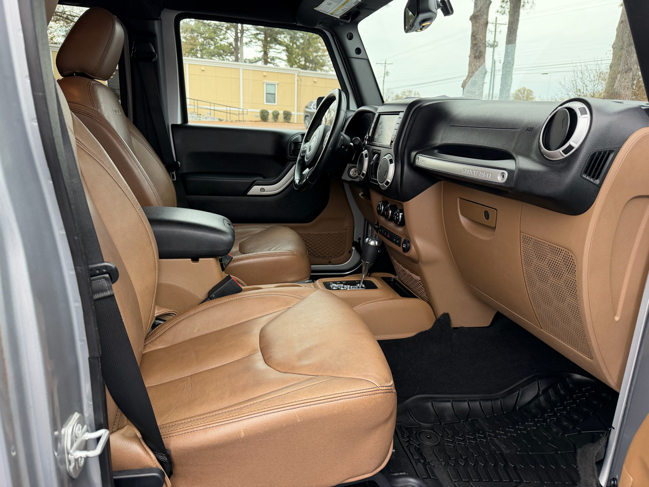 Jeep Wrangler Unlimited 4WD 4dr Sahara 2016