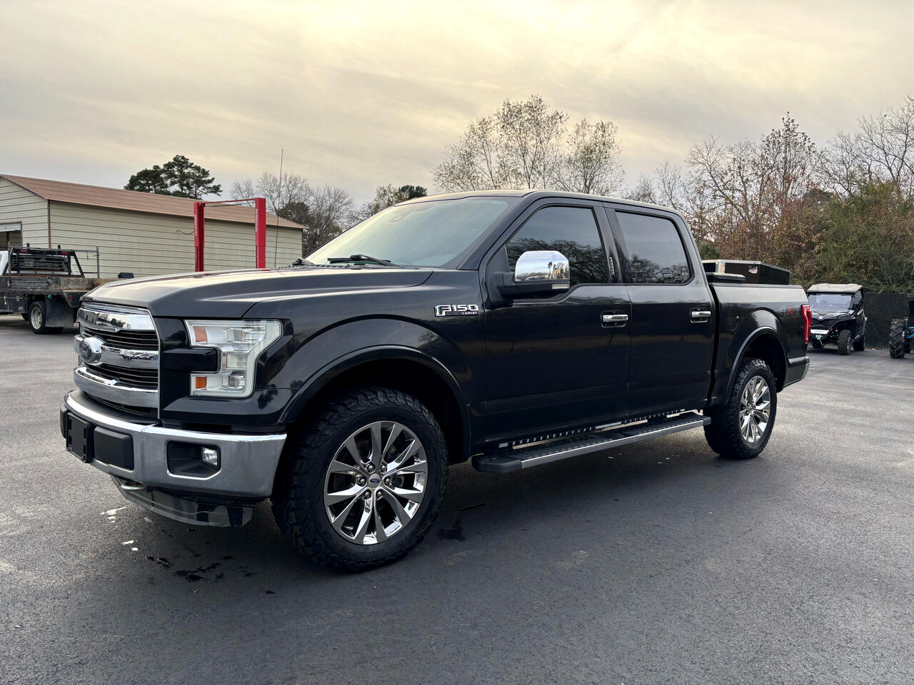 Ford F-150 4WD SuperCrew 145" Lariat 2015