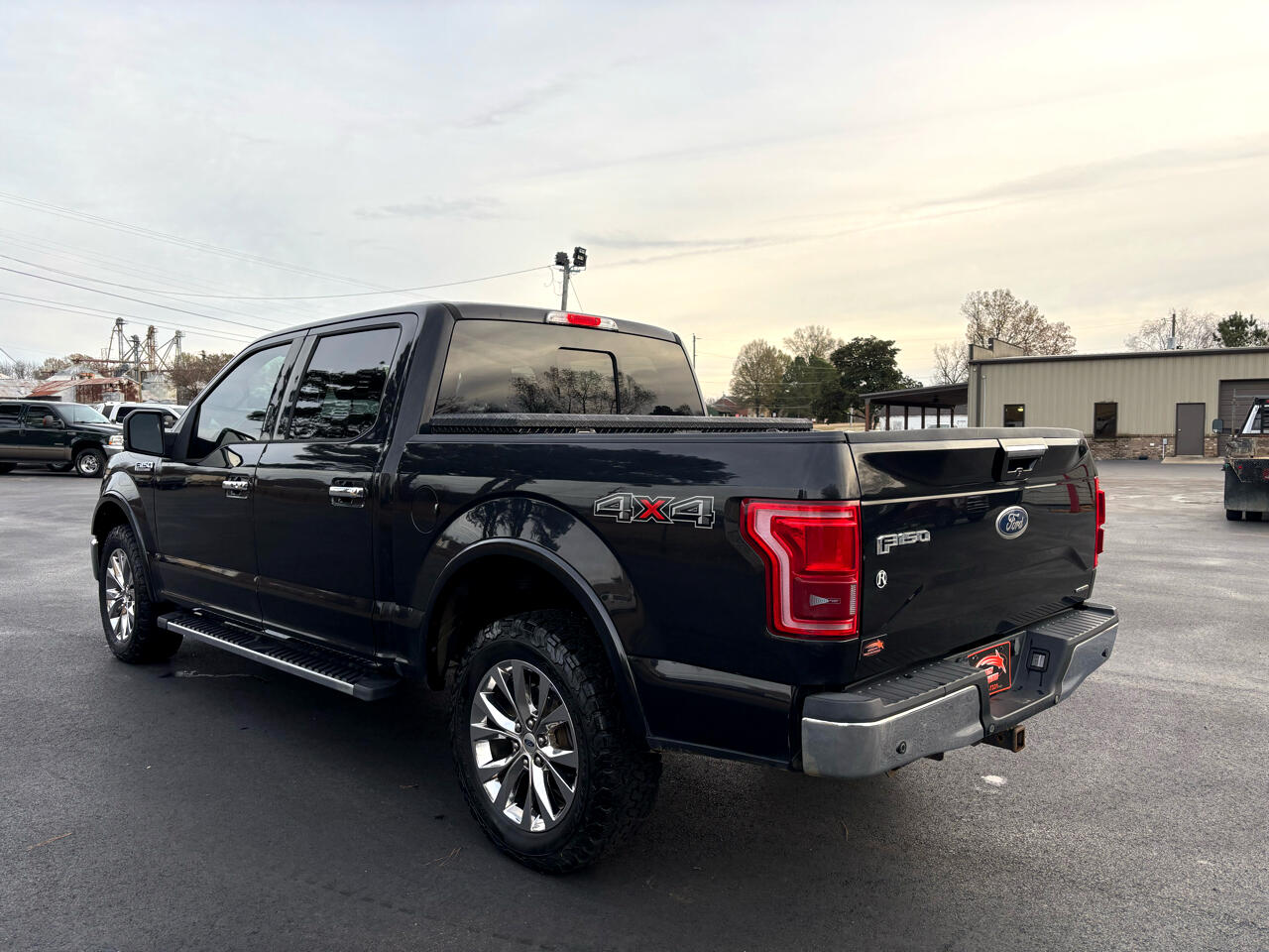 Ford F-150 4WD SuperCrew 145" Lariat 2015