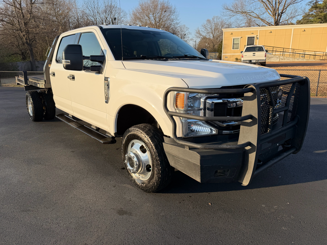 Ford Super Duty F-350 DRW XLT 4WD Crew Cab 179" WB 60" CA 2021