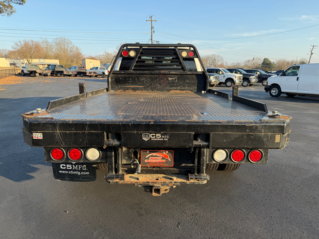 Ford Super Duty F-350 DRW XLT 4WD Crew Cab 179" WB 60" CA 2021