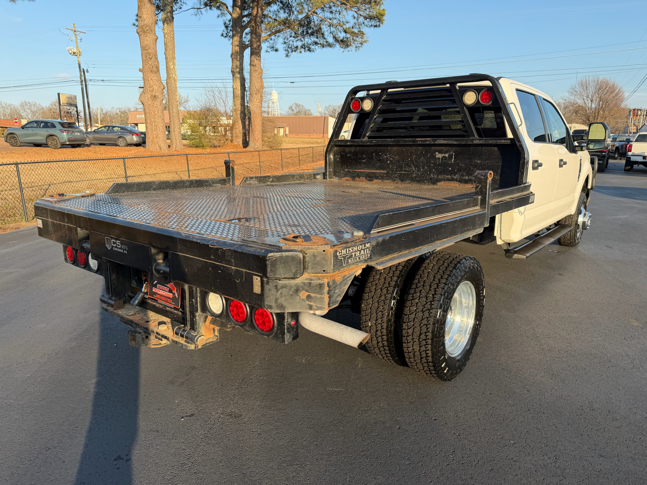 Ford Super Duty F-350 DRW XLT 4WD Crew Cab 179" WB 60" CA 2021