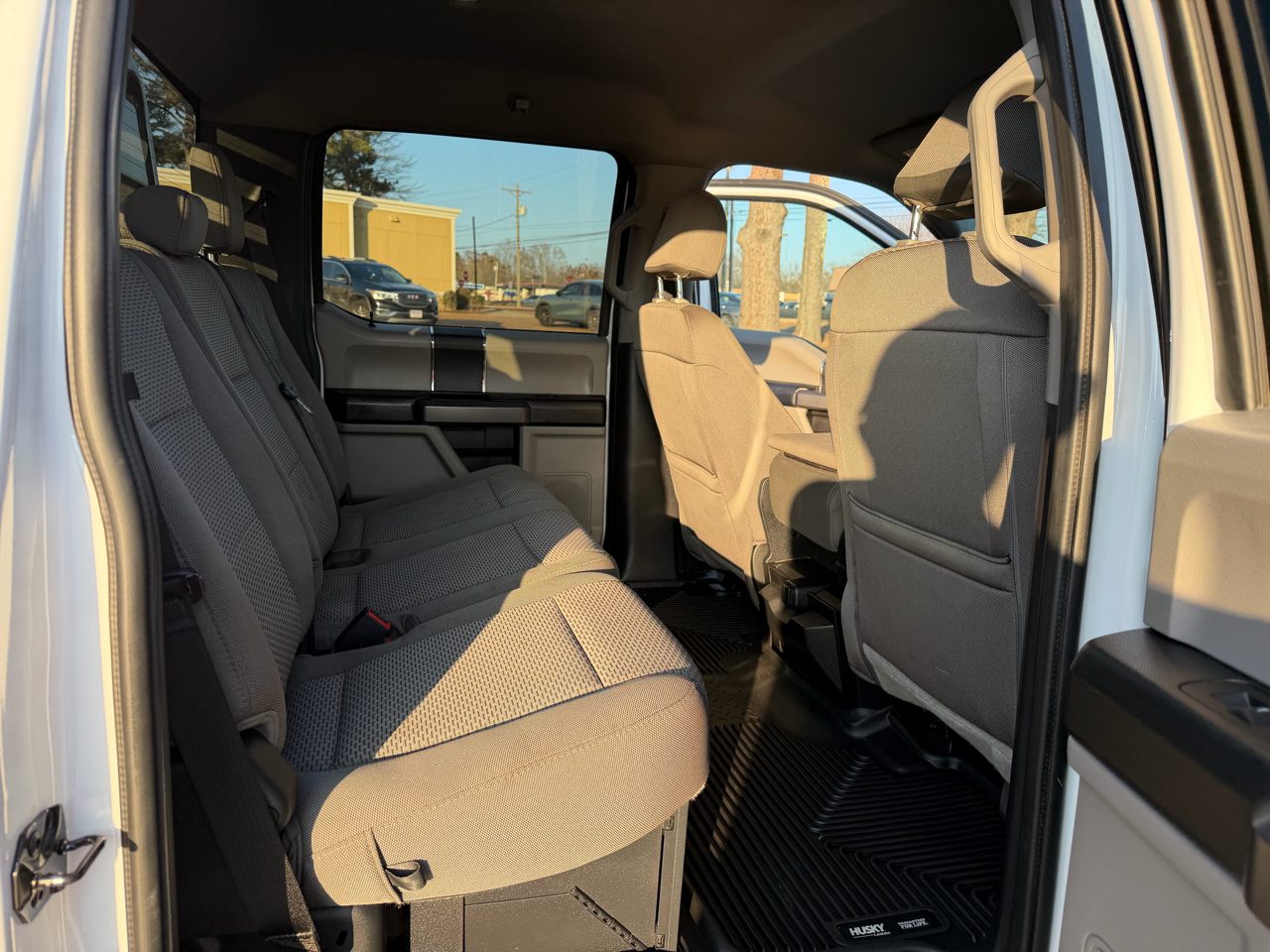 Ford Super Duty F-350 DRW XLT 4WD Crew Cab 179" WB 60" CA 2021