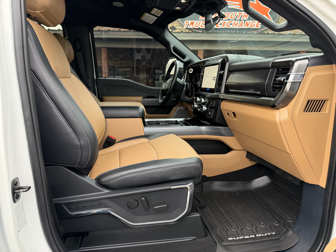 Ford Super Duty F-250 SRW Lariat 4WD Crew Cab 6.75' Box 2024
