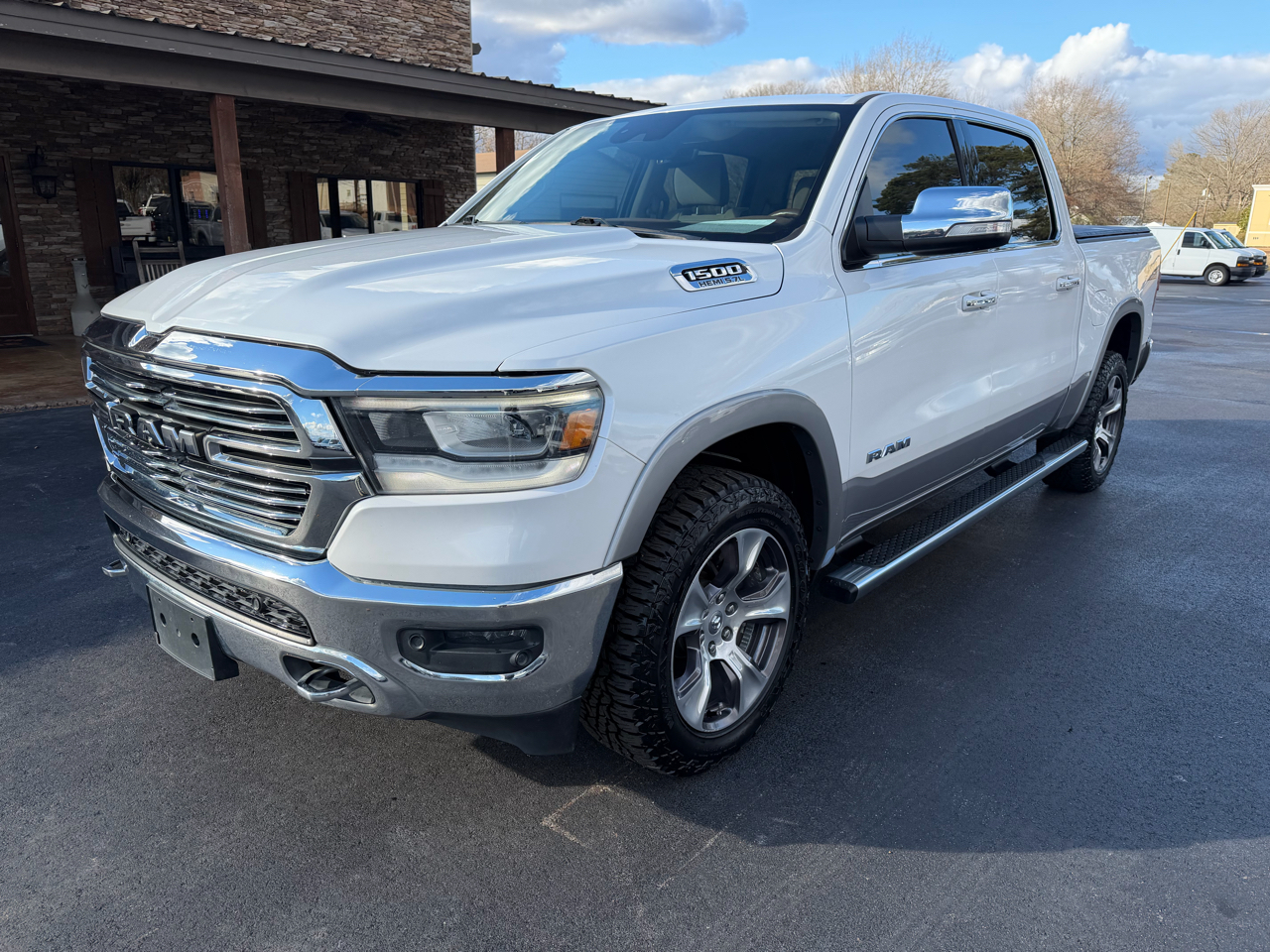 RAM 1500 Laramie 4x4 Crew Cab 5'7" Box 2019