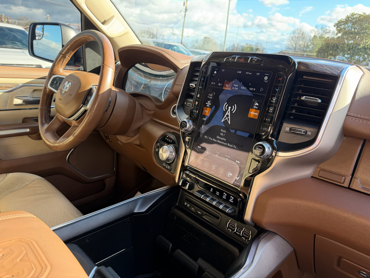 RAM 1500 Laramie 4x4 Crew Cab 5'7" Box 2019