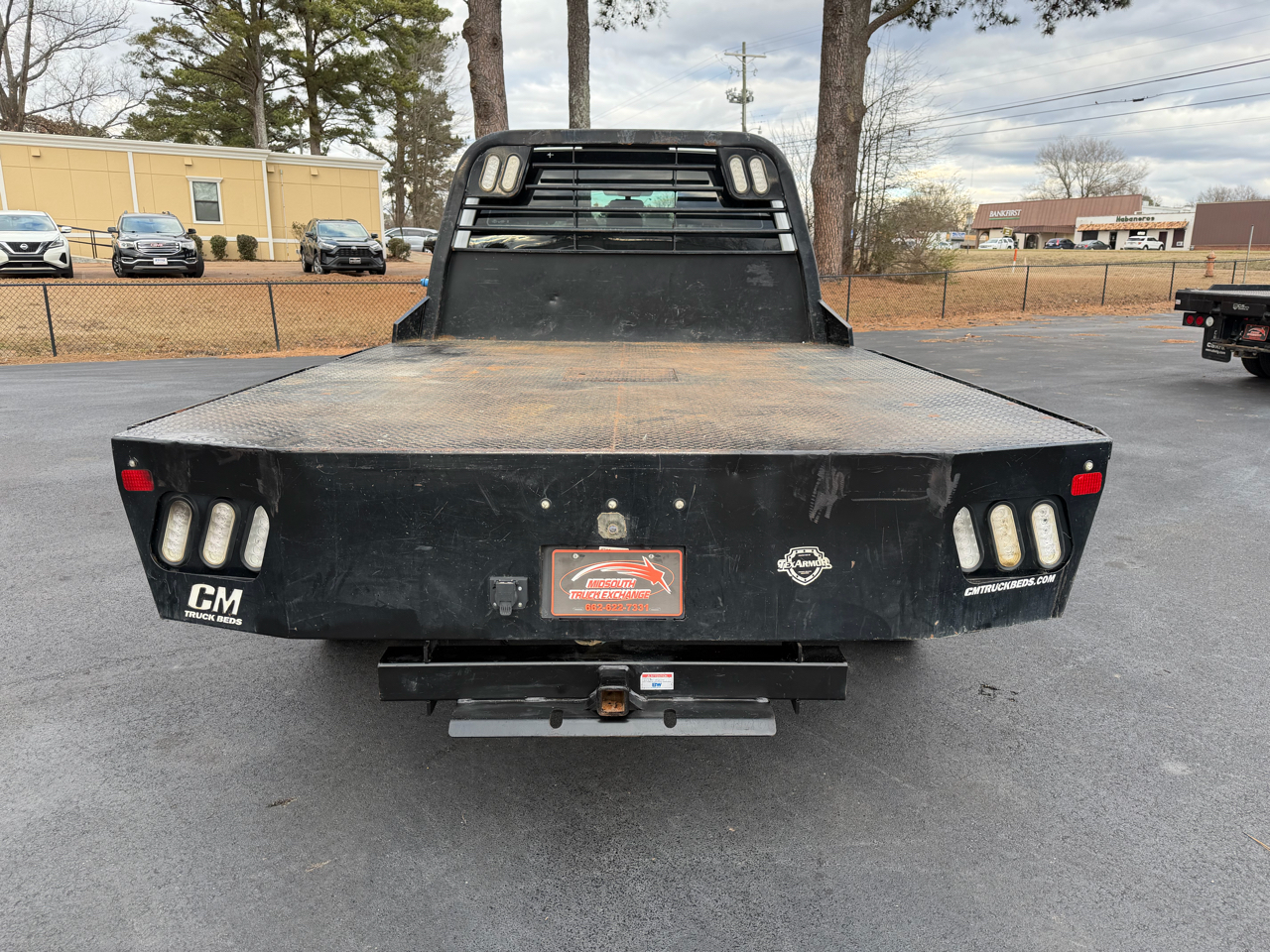 Ford Super Duty F-350 DRW XL 4WD Crew Cab 179" WB 60" CA 2022