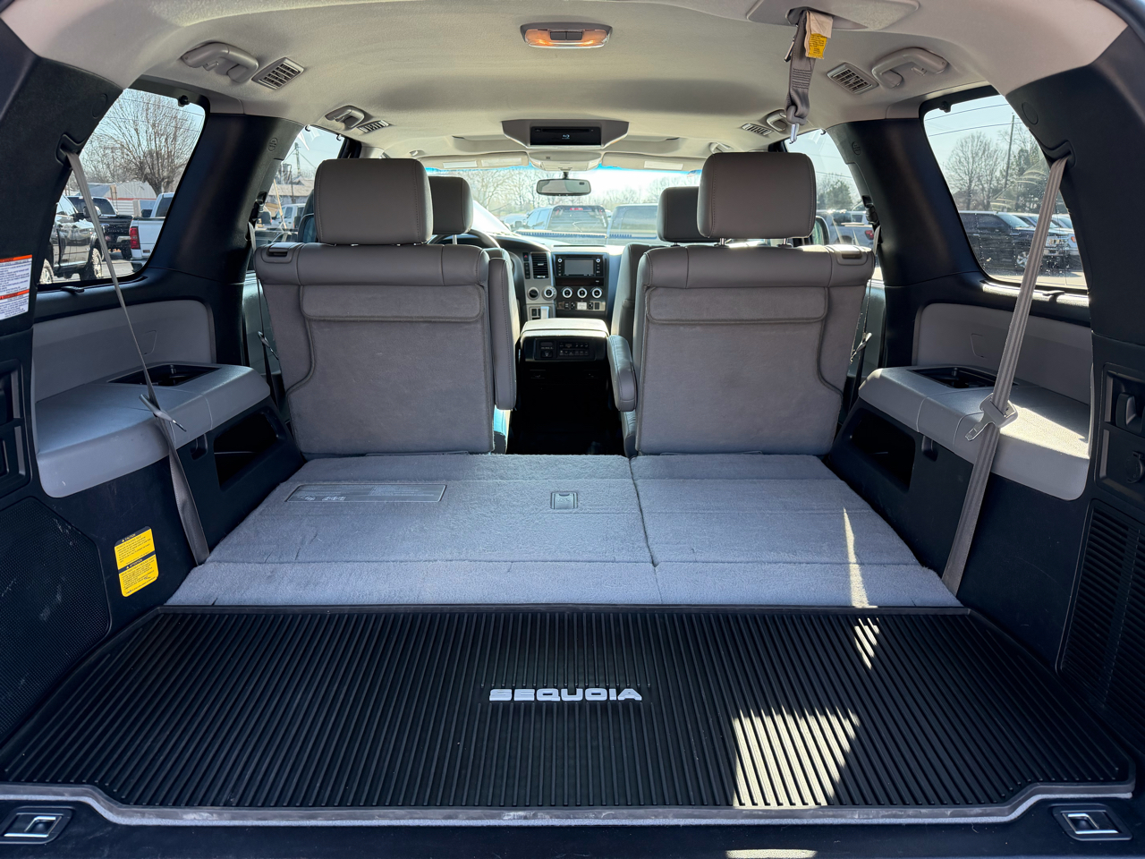 Toyota Sequoia Limited 4WD FFV (Natl) 2017