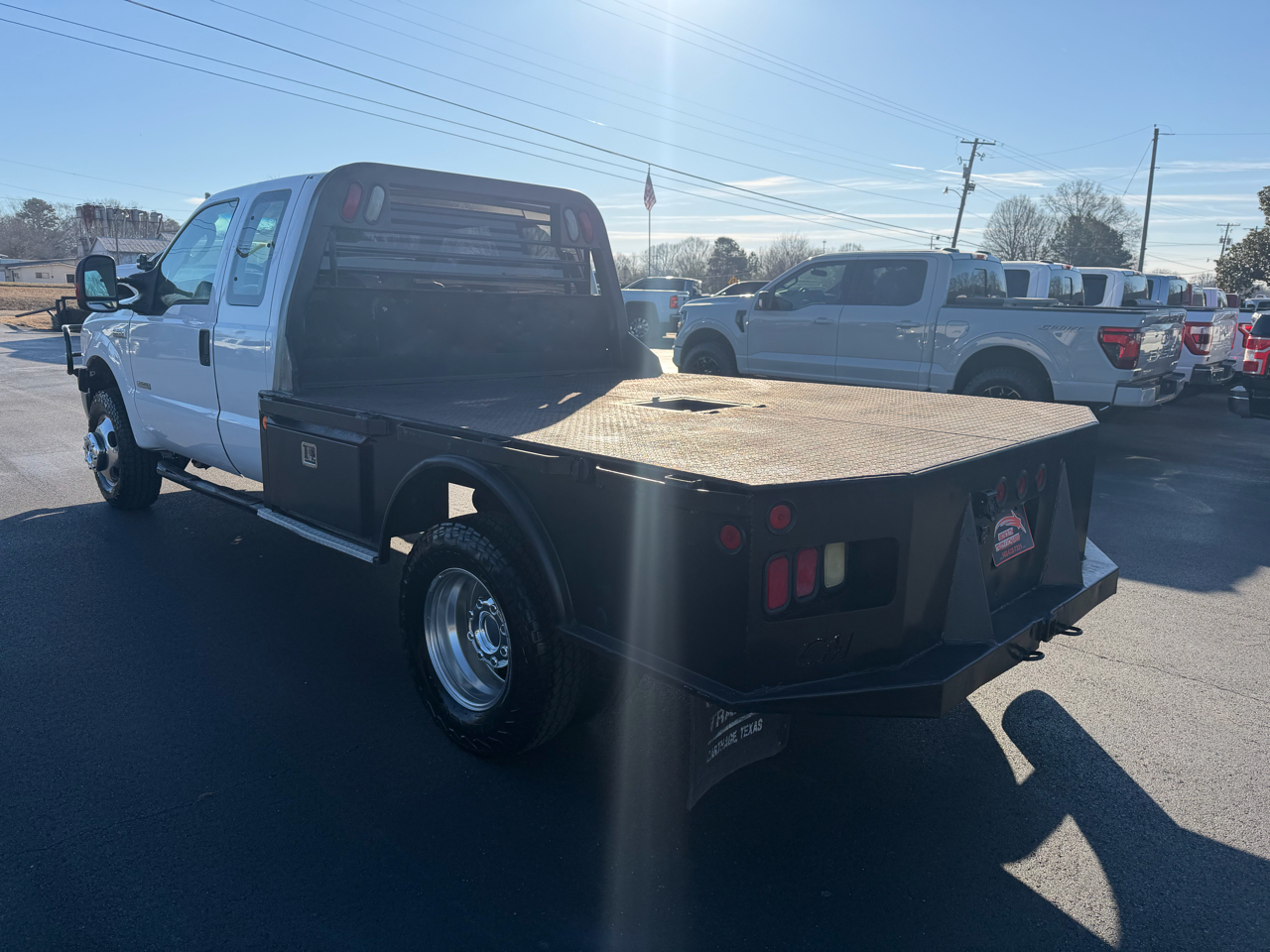 Ford Super Duty F-350 DRW SuperCab 162" WB 60" CA Lariat 4WD 2006