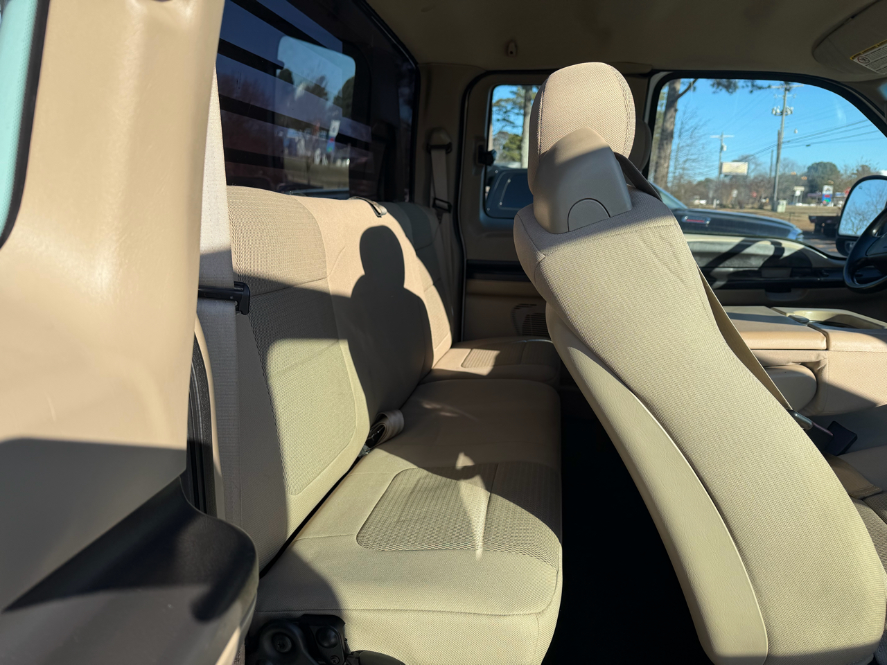 Ford Super Duty F-350 DRW SuperCab 162" WB 60" CA Lariat 4WD 2006