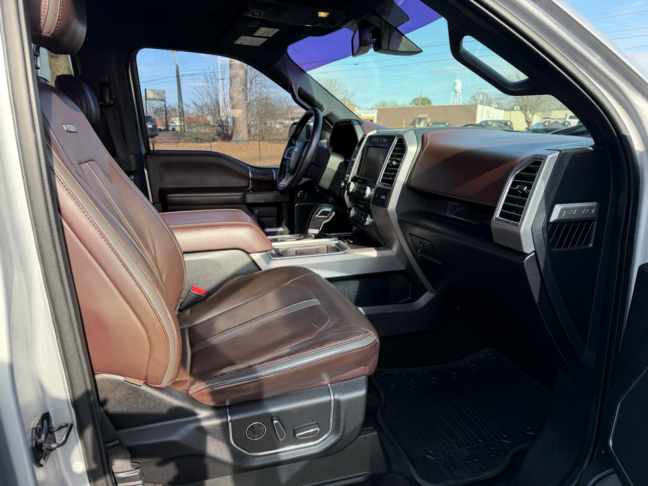 Ford F-150 4WD SuperCrew 145" Platinum 2015