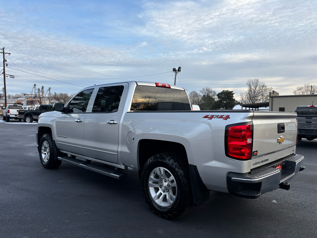 Chevrolet Silverado 1500 4WD Crew Cab 143.5" LT w/1LT 2018